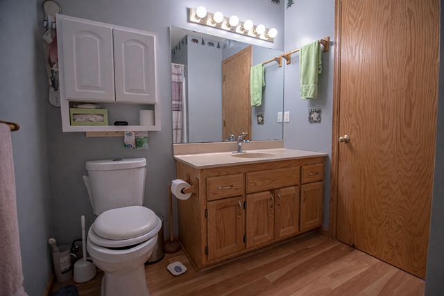 1242 Myrtle Street N, Maplewood, MN 55119