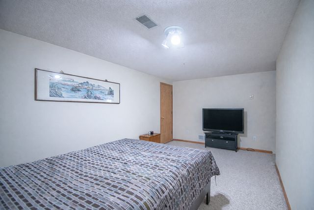 1242 Myrtle Street N, Maplewood, MN 55119