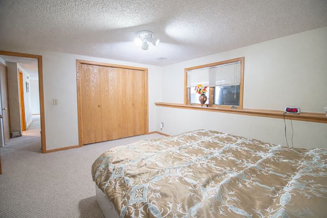 1242 Myrtle Street N, Maplewood, MN 55119