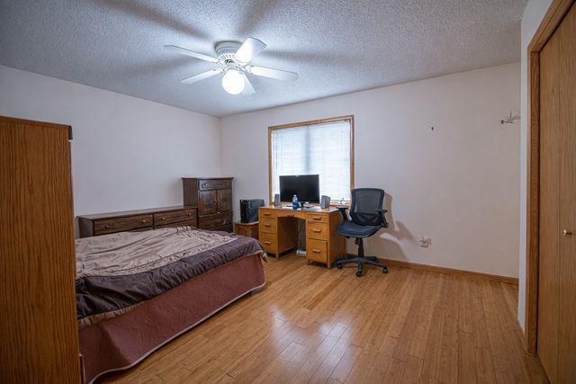 1242 Myrtle Street N, Maplewood, MN 55119