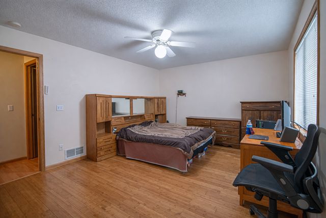 1242 Myrtle Street N, Maplewood, MN 55119