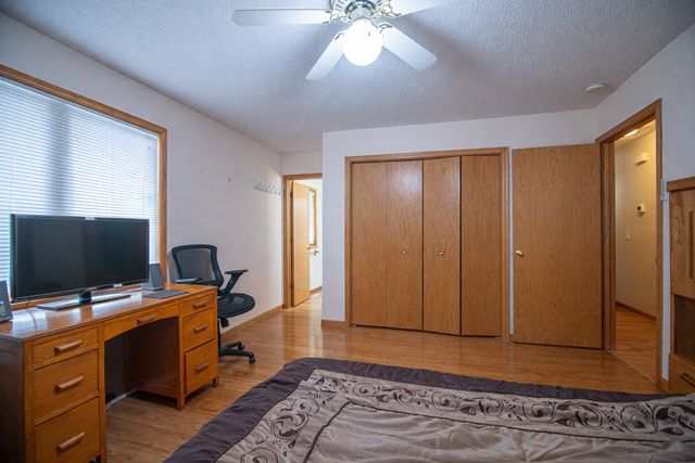 1242 Myrtle Street N, Maplewood, MN 55119