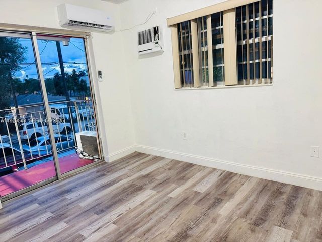 932 NW 5th Street, Miami, FL 33128