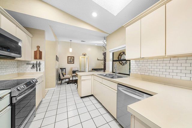 1510 Firethorn Drive, Wellington, FL 33414