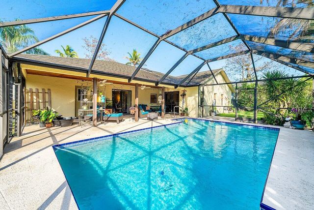 1510 Firethorn Drive, Wellington, FL 33414