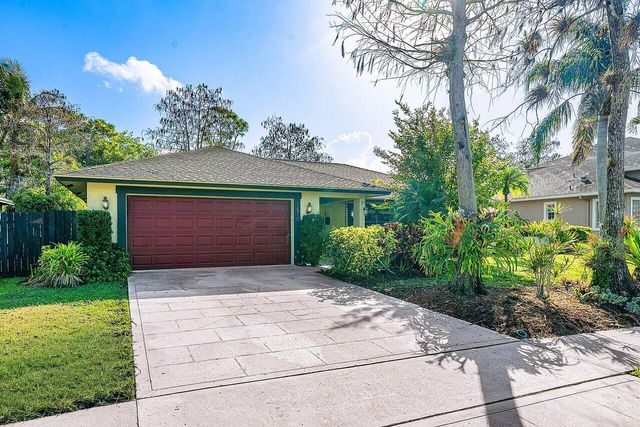 1510 Firethorn Drive, Wellington, FL 33414