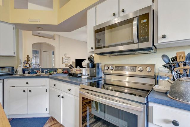 3049 BEAVER POND TRAIL, Valrico, FL 33596