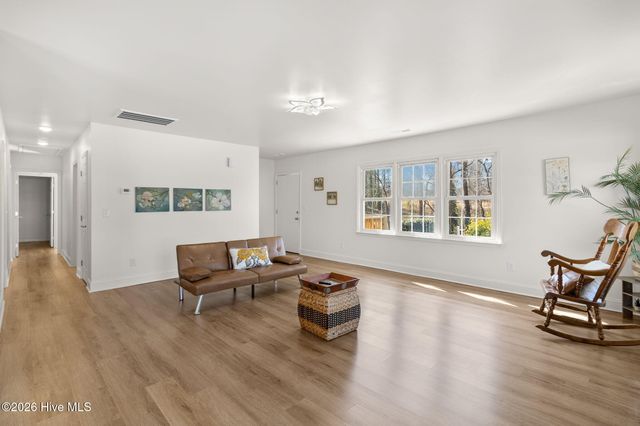 95 Windsor Street, Goldston, NC 27252