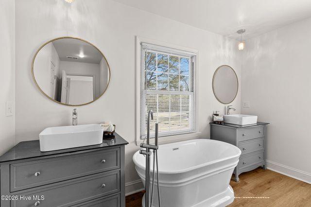 95 Windsor Street, Goldston, NC 27252