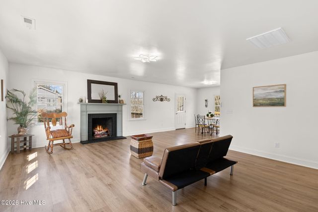 95 Windsor Street, Goldston, NC 27252