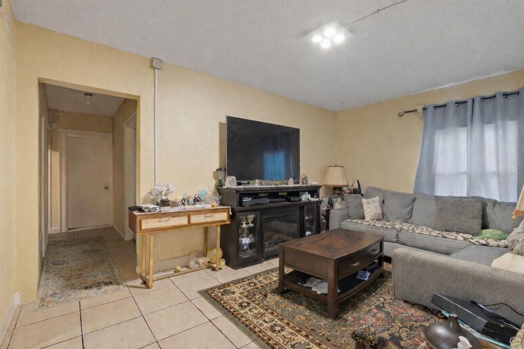 Image 2 of property listing at Address unavailable.