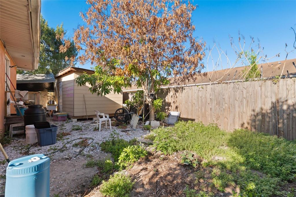 Image 15 of property listing at Address unavailable.