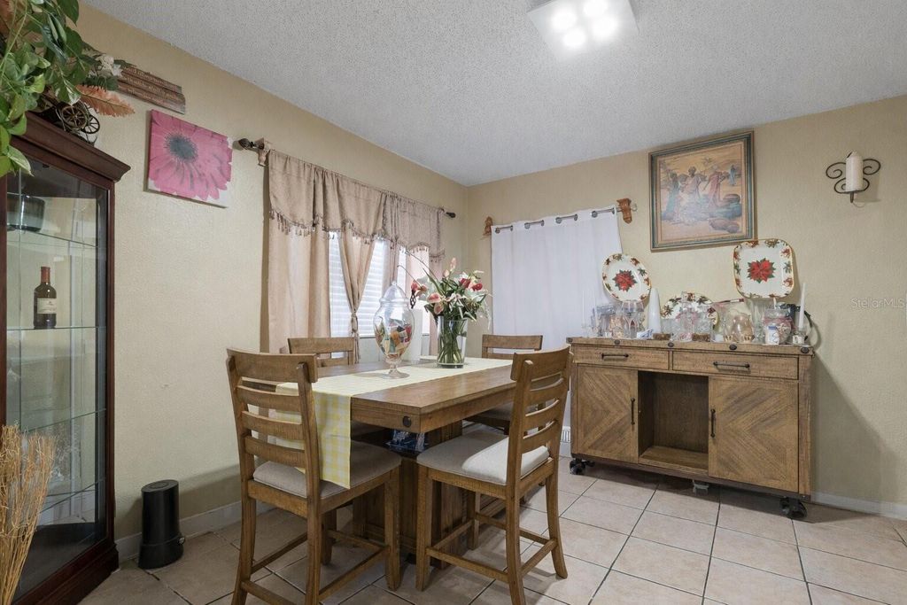 Image 4 of property listing at Address unavailable.