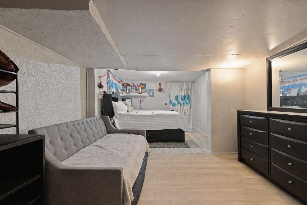 Image 9 of property listing at Address unavailable.