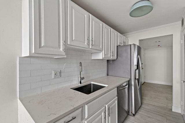 3800 Washington Road 712, West Palm Beach, FL 33405