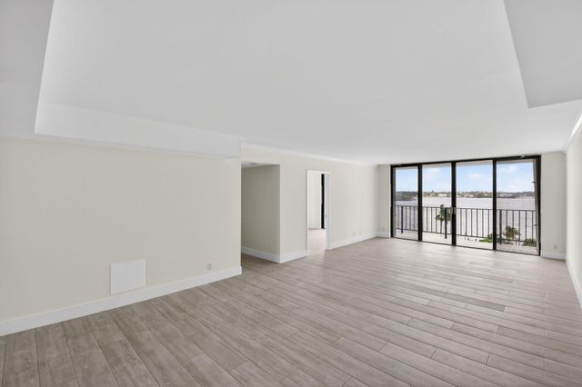 3800 Washington Road 712, West Palm Beach, FL 33405