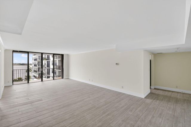 3800 Washington Road 712, West Palm Beach, FL 33405