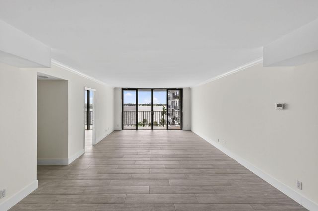 3800 Washington Road 712, West Palm Beach, FL 33405