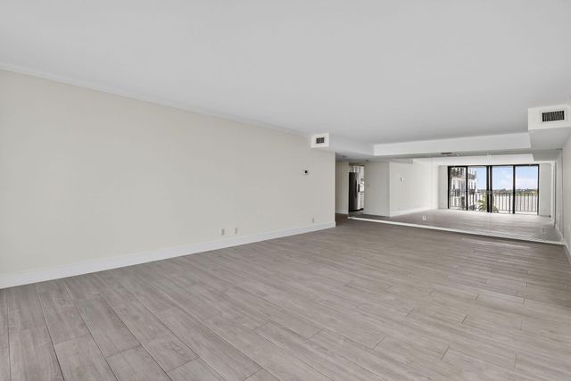 3800 Washington Road 712, West Palm Beach, FL 33405