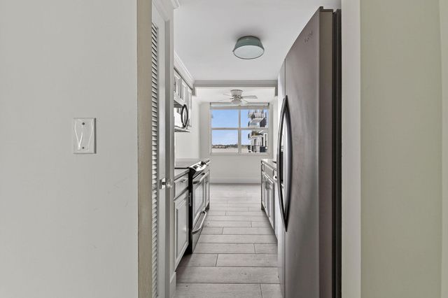 3800 Washington Road 712, West Palm Beach, FL 33405