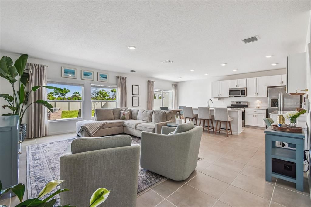 Image 6 of property listing at 11220 FIELDSTONE DRIVE, Palmetto, FL 34221