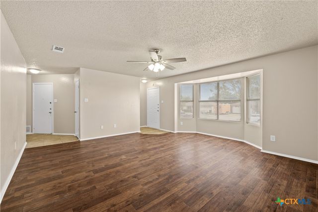 4401 Stallion Drive, Killeen, TX 76549