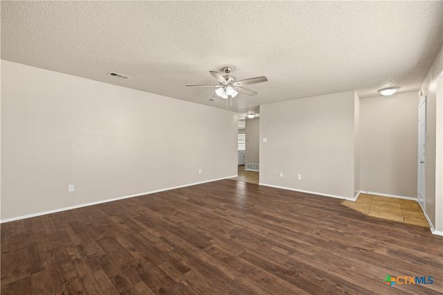 4401 Stallion Drive, Killeen, TX 76549