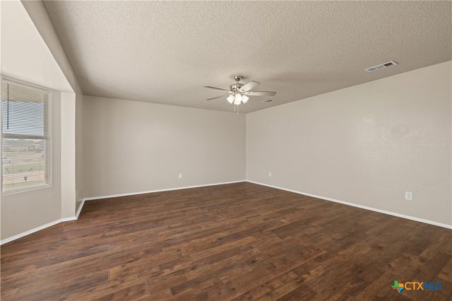 4401 Stallion Drive, Killeen, TX 76549