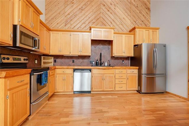22700 E Blue Mills Road, Independence, MO 64058