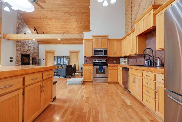 22700 E Blue Mills Road, Independence, MO 64058