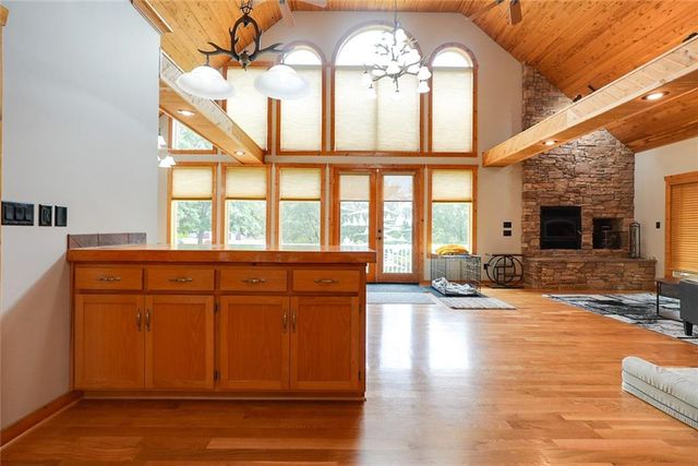 22700 E Blue Mills Road, Independence, MO 64058
