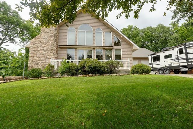 22700 E Blue Mills Road, Independence, MO 64058