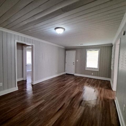 1753 S WINSTON DR, Memphis, TN 38127