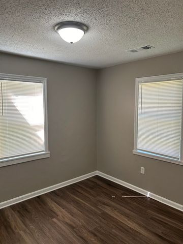 1753 S WINSTON DR, Memphis, TN 38127