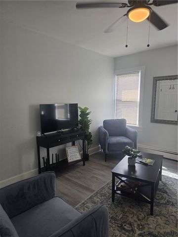 59 Court Street, Bristol, RI 02809
