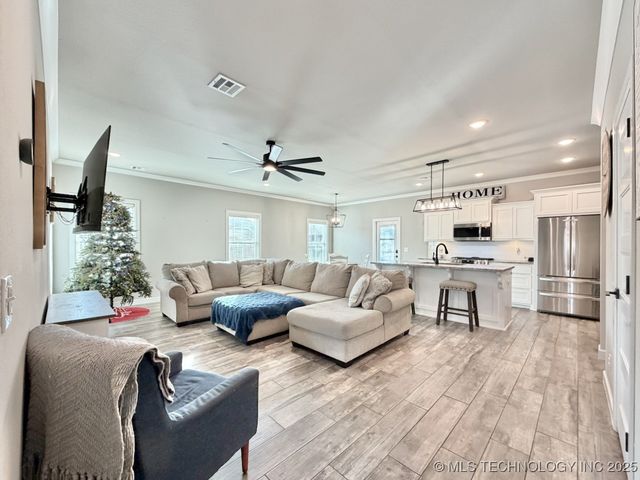 210 N 16th Street, Collinsville, OK 74021