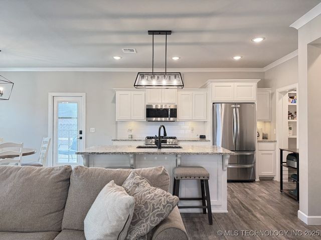 210 N 16th Street, Collinsville, OK 74021