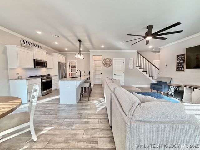 210 N 16th Street, Collinsville, OK 74021