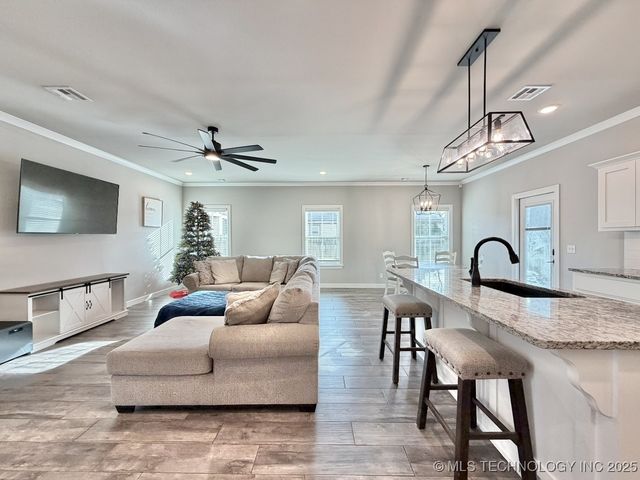 210 N 16th Street, Collinsville, OK 74021