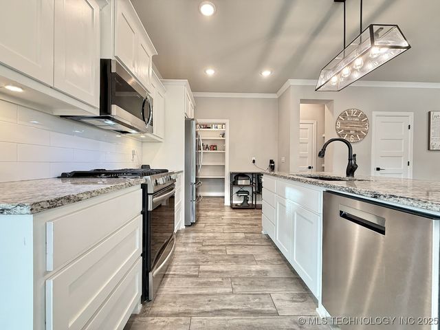 210 N 16th Street, Collinsville, OK 74021