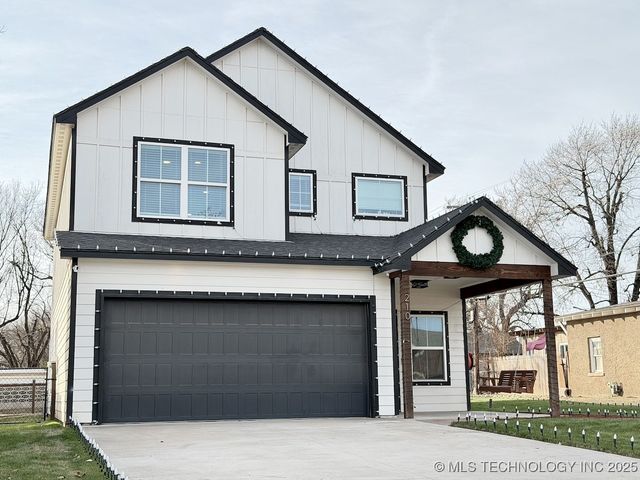 210 N 16th Street, Collinsville, OK 74021