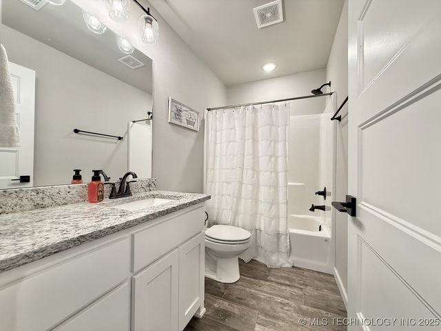 210 N 16th Street, Collinsville, OK 74021