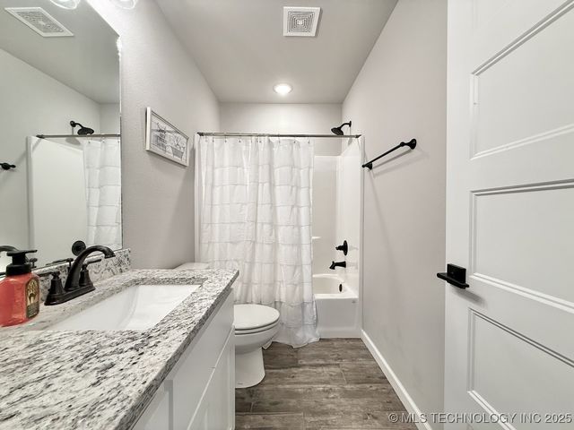 210 N 16th Street, Collinsville, OK 74021