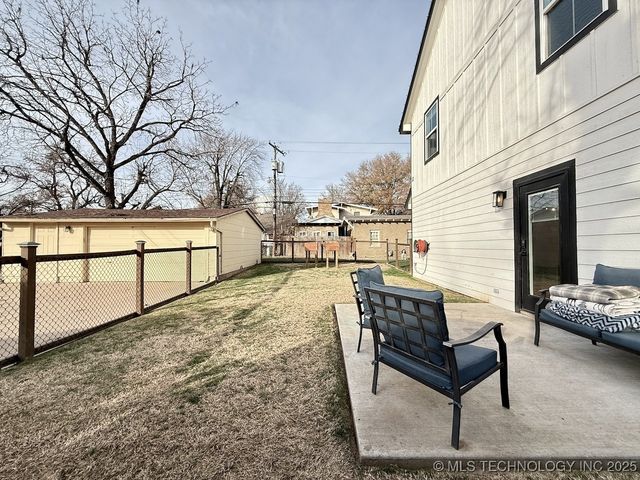 210 N 16th Street, Collinsville, OK 74021