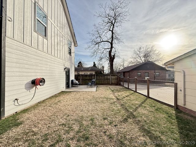 210 N 16th Street, Collinsville, OK 74021