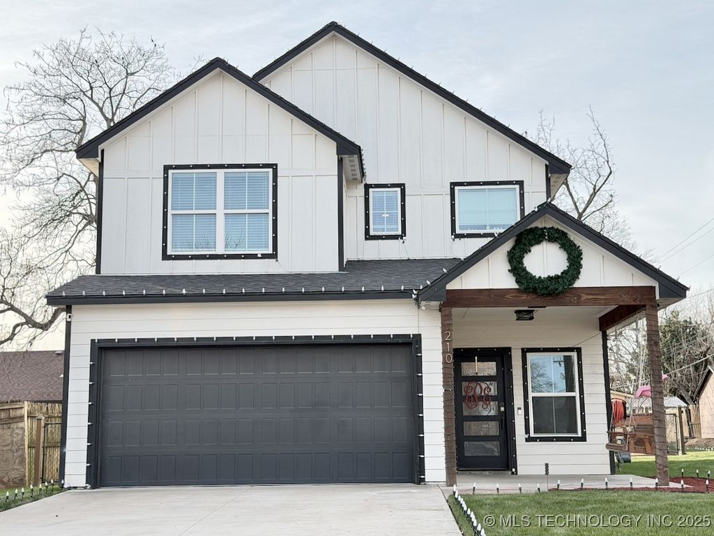 210 N 16th Street, Collinsville, OK 74021