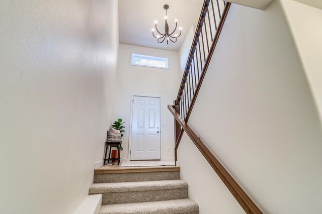 6736 Selkirk Drive S, Fargo, ND 58104