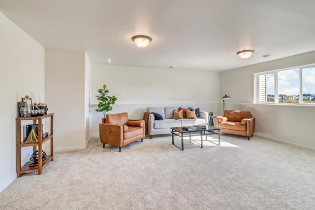 6736 Selkirk Drive S, Fargo, ND 58104