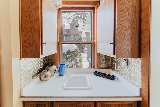 1552 ALGOMA BOULEVARD, Oshkosh, WI 54901