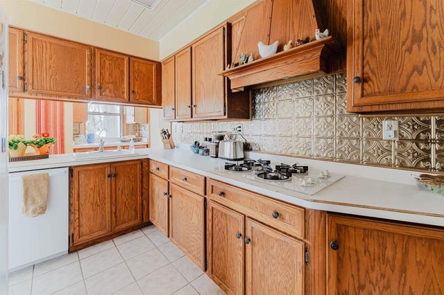 1552 ALGOMA BOULEVARD, Oshkosh, WI 54901